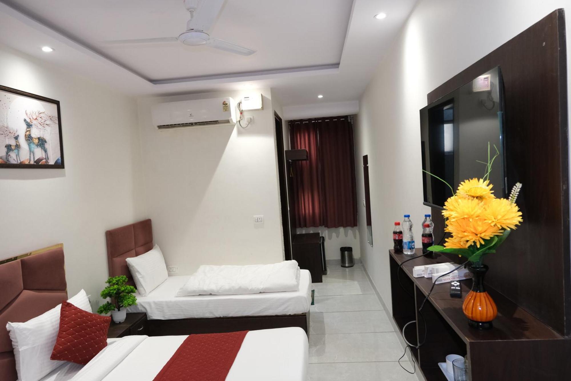 Hotel De Hocks Deluxe - New Delhi Railway Station Exterior foto