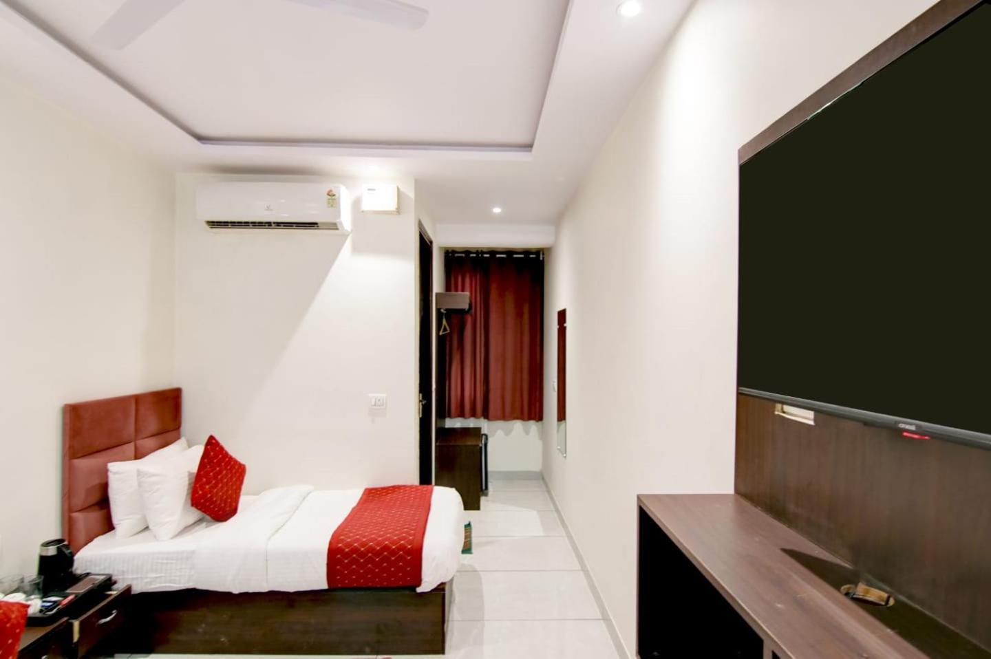 Hotel De Hocks Deluxe - New Delhi Railway Station Exterior foto