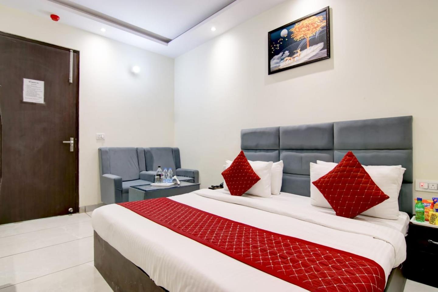 Hotel De Hocks Deluxe - New Delhi Railway Station Exterior foto