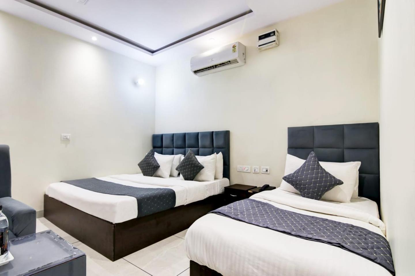 Hotel De Hocks Deluxe - New Delhi Railway Station Exterior foto